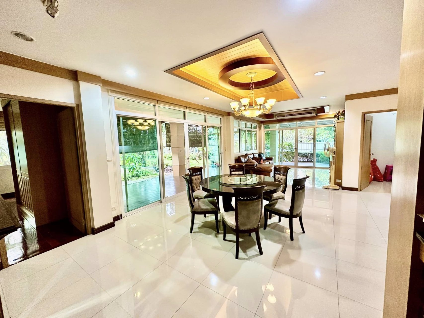 ขายด่วน-บ้านเดี่ยวหลังใหญ่-กลางเมือง-ติดน้ำ