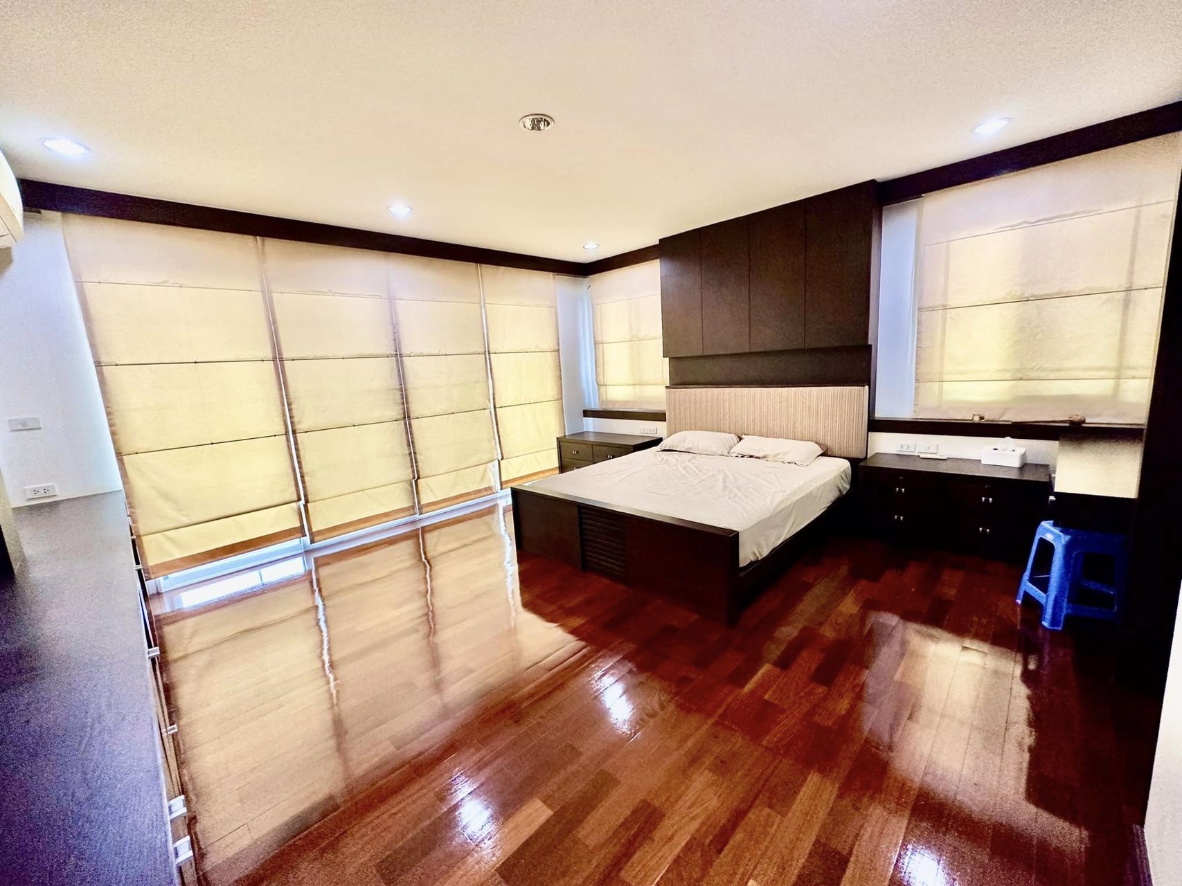 ขายด่วน-บ้านเดี่ยวหลังใหญ่-กลางเมือง-ติดน้ำ