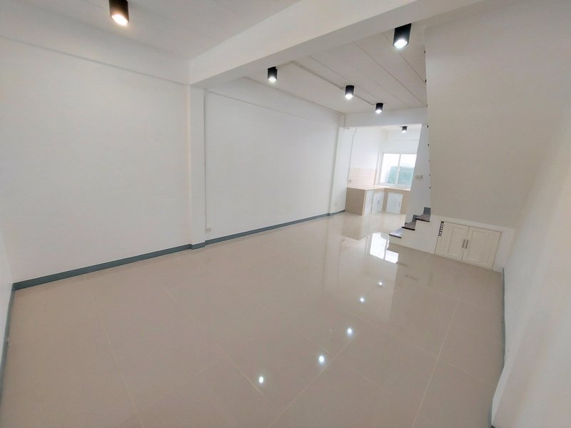 ให้เช่าทาวเฮ้าส์-2-ชั้น-หลังหัวมุม-ซอยเรวดี-57-ติวานนท์-นนทบุรี-ตกแต่งเพิ่งเสร็จ-ใหม่เอี่ยม-ราคาถูก