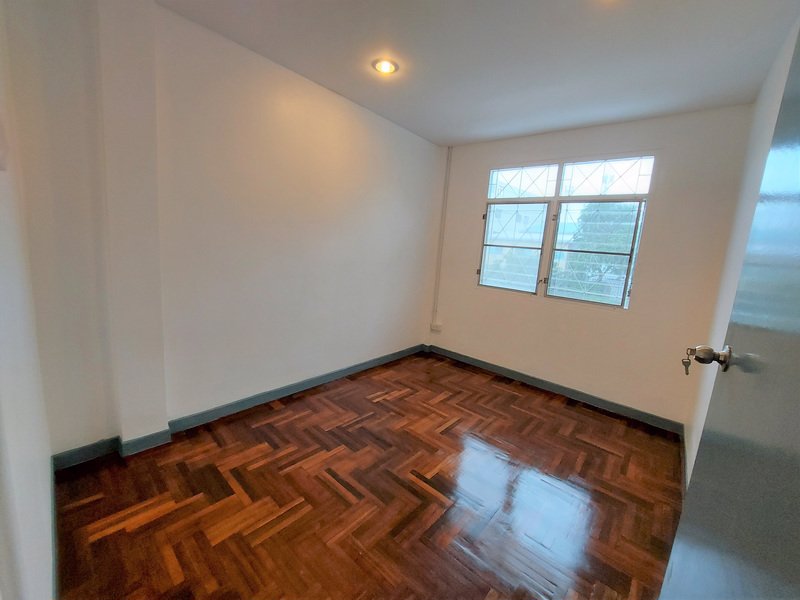 ให้เช่าทาวเฮ้าส์-2-ชั้น-หลังหัวมุม-ซอยเรวดี-57-ติวานนท์-นนทบุรี-ตกแต่งเพิ่งเสร็จ-ใหม่เอี่ยม-ราคาถูก