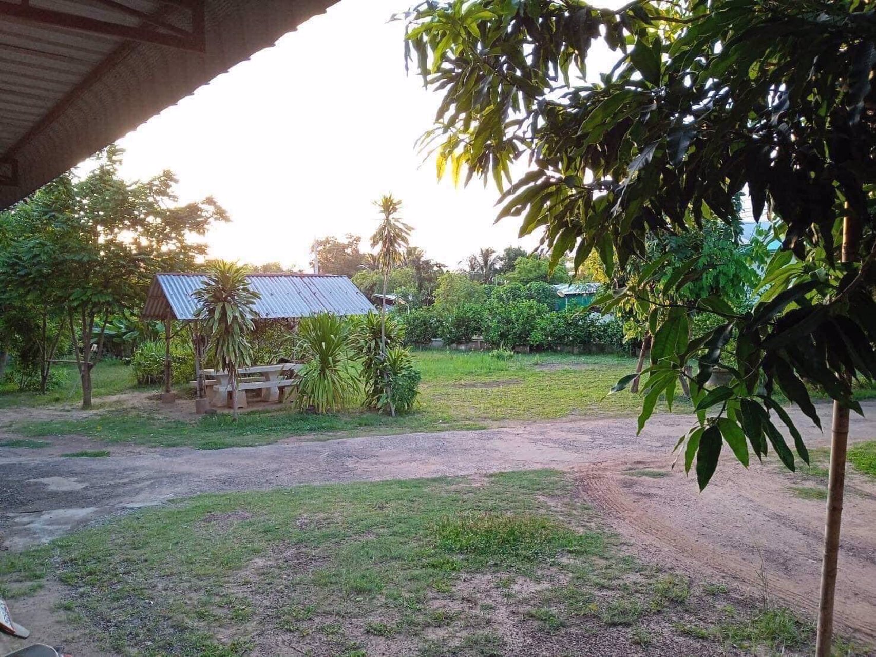 ขายด่วนเดือนนี้-เดือนหน้าเจ้าของไม่อยู่-ที่ดิน-พร้อมหอพัก-ออฟฟิศ