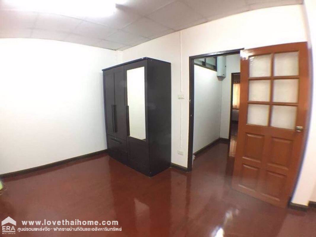 ขายทาว์นเฮ้าท์-3-ชั้น-ถนนชักพระ-ต่อเติมพร้อมอยู่-ราคาพิเศษ