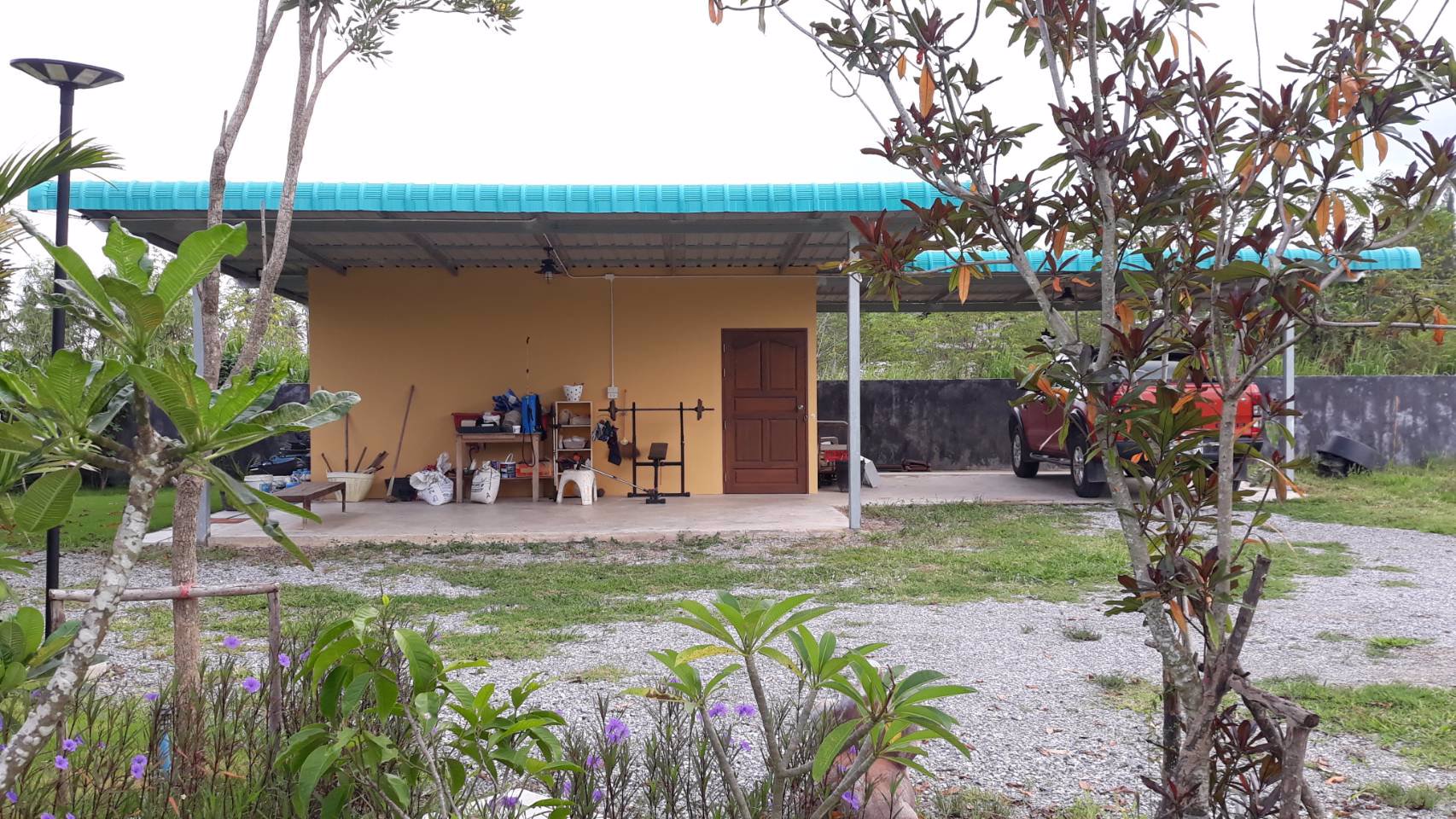 ขายบ้านพร้อมที่ดินโฉนดครุฑแดง-เนื้อที่3ไร่-34-ตรว