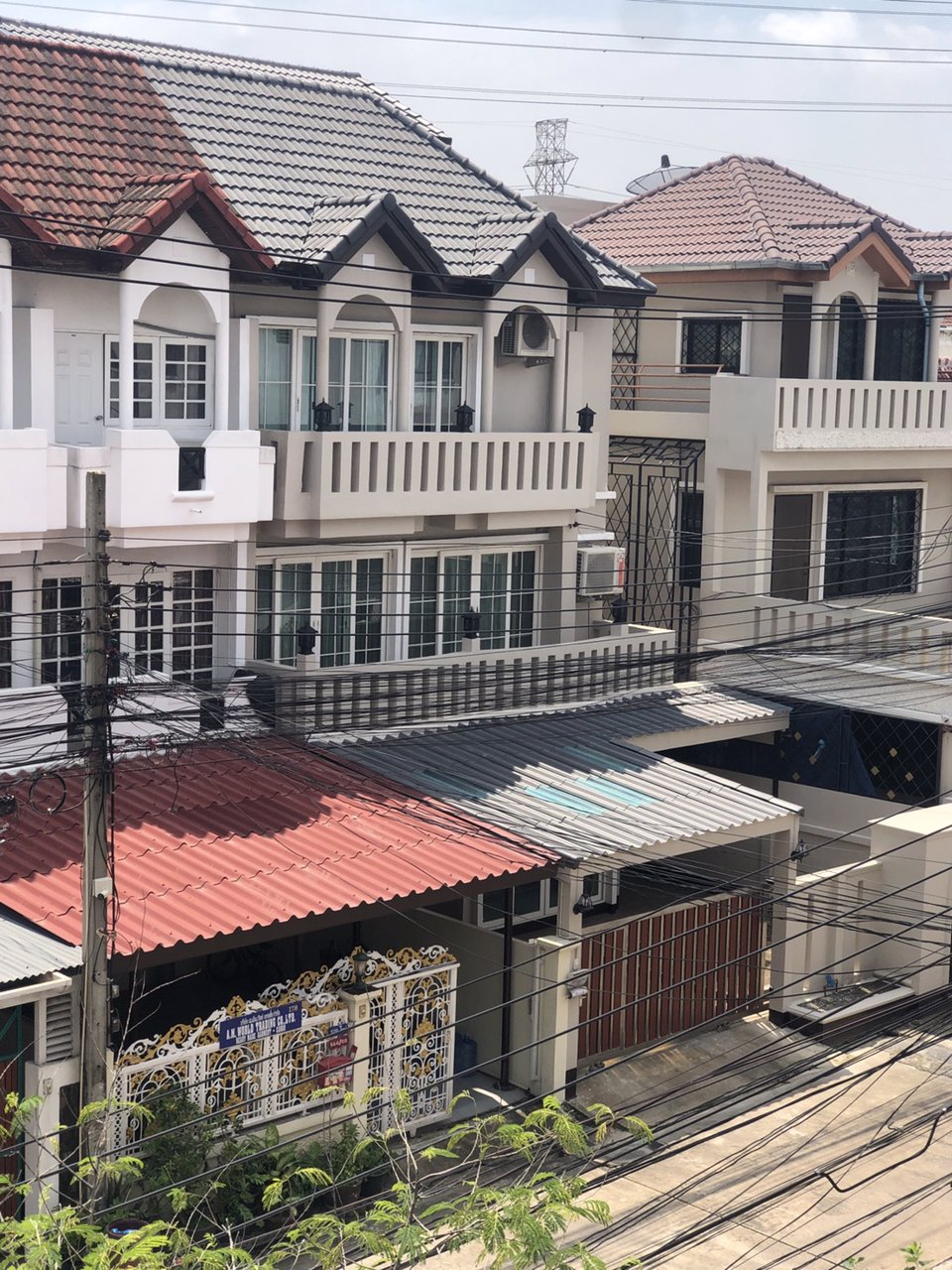 ขายหรือให้เช่า-บ้าน-หมู่บ้าน-ฐิตพร-เกษรา-ซอย-พัฒนาการ-29-แยก-3-ข-บ้านตกแต่งหรือ-แข็งแรง-ใหม่เอี่ยม