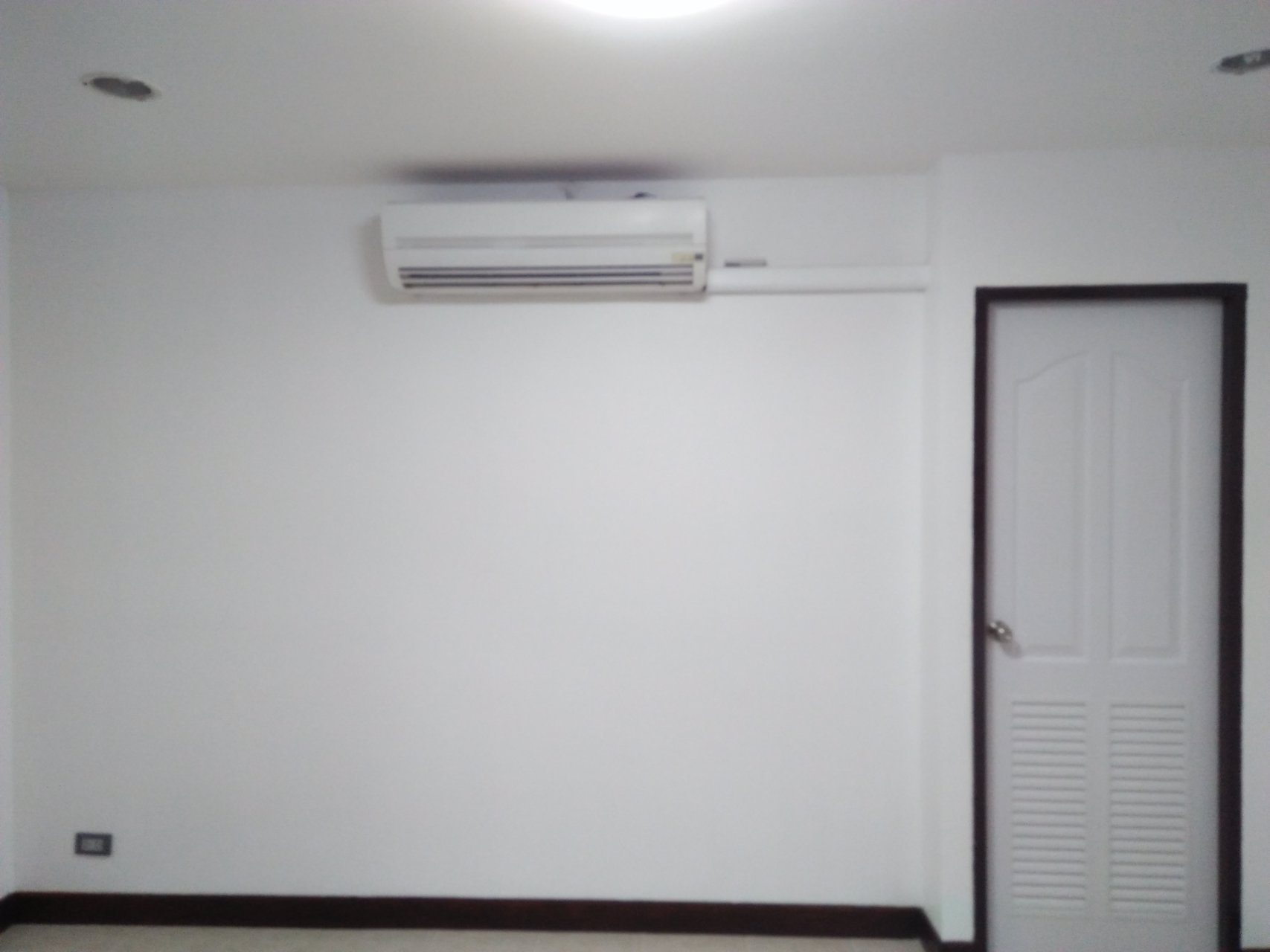 ขายหรือให้เช่า-บ้าน-หมู่บ้าน-ฐิตพร-เกษรา-ซอย-พัฒนาการ-29-แยก-3-ข-บ้านตกแต่งหรือ-แข็งแรง-ใหม่เอี่ยม