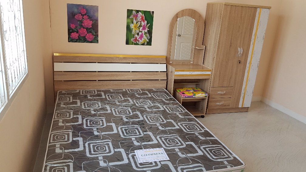 ขายทาวเฮาส์ถนนรัตนาธิเบศใกล้ท่าอิฐนั่งเก้าเดินมาbtsได้สถานีบางรักใหญ่-2ห้องนอน-2น้ำ-1ห้องครัว-18-วา