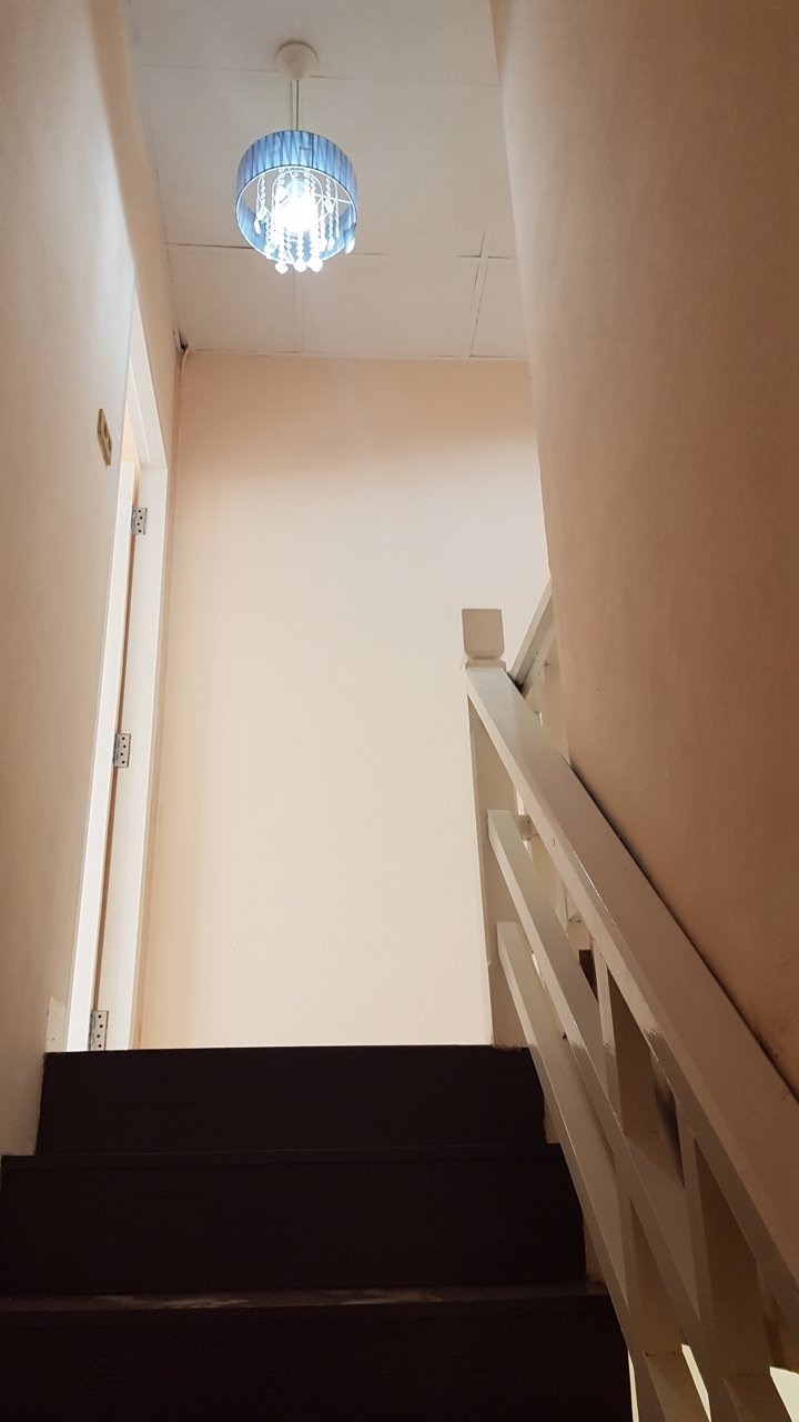 ขายหมู่บ้านหงส์ประยูรใกล้ถนนรัตนาธิเบศสถานีรถไฟฟ้าแยกบางพลูเลี้ยวมาทางตลาดบางบัวทอง-5-ห้องนอน-3ชั้น