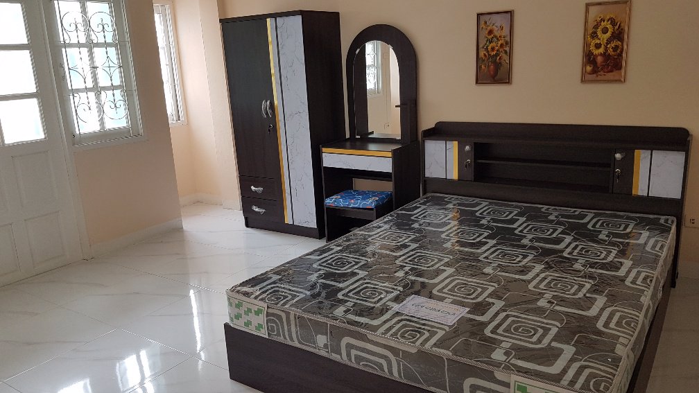 ขายหมู่บ้านหงส์ประยูรใกล้ถนนรัตนาธิเบศสถานีรถไฟฟ้าแยกบางพลูเลี้ยวมาทางตลาดบางบัวทอง-5-ห้องนอน-3ชั้น