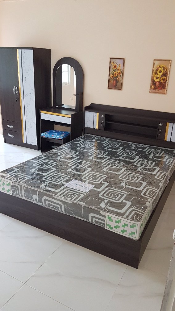 ขายหมู่บ้านหงส์ประยูรใกล้ถนนรัตนาธิเบศสถานีรถไฟฟ้าแยกบางพลูเลี้ยวมาทางตลาดบางบัวทอง-5-ห้องนอน-3ชั้น