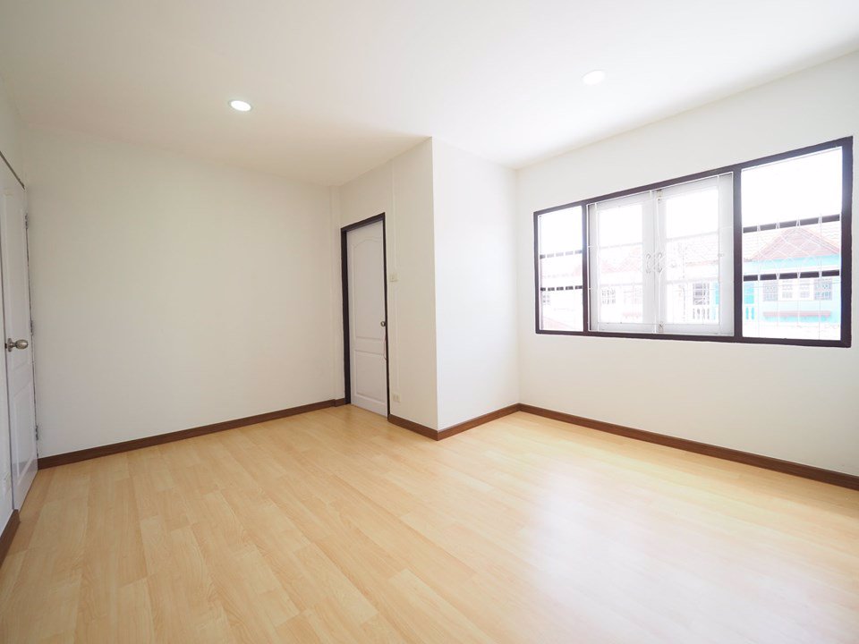 ขายราคาพิเศษ-ทาวน์เฮ้าส์-2-ชั้น-หมู่บ้านทิพย์สุวรรณ-ขนาด16-ตรว-2นอน-2น้ำ-บางบัวทอง-