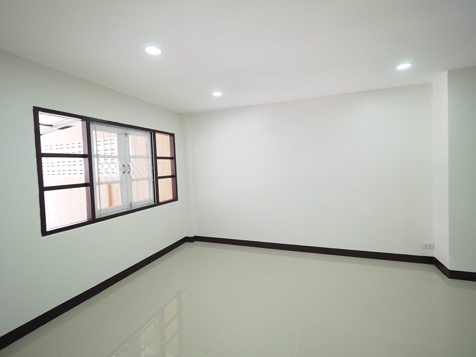 ขายราคาพิเศษ-ทาวน์เฮ้าส์-2-ชั้น-หมู่บ้านทิพย์สุวรรณ-ขนาด16-ตรว-2นอน-2น้ำ-บางบัวทอง-