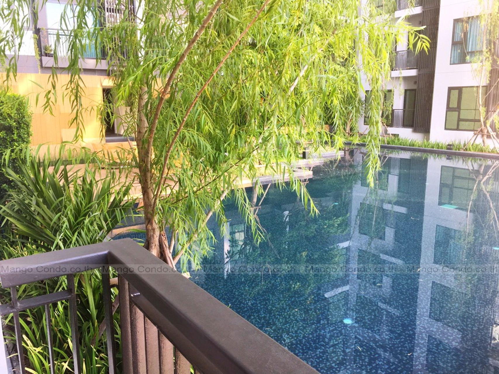 for-rent-rhythm-sukhumvit-36-38-close-to-bts-thonglor-on-6th-floor-size-33sqm-pool-view
