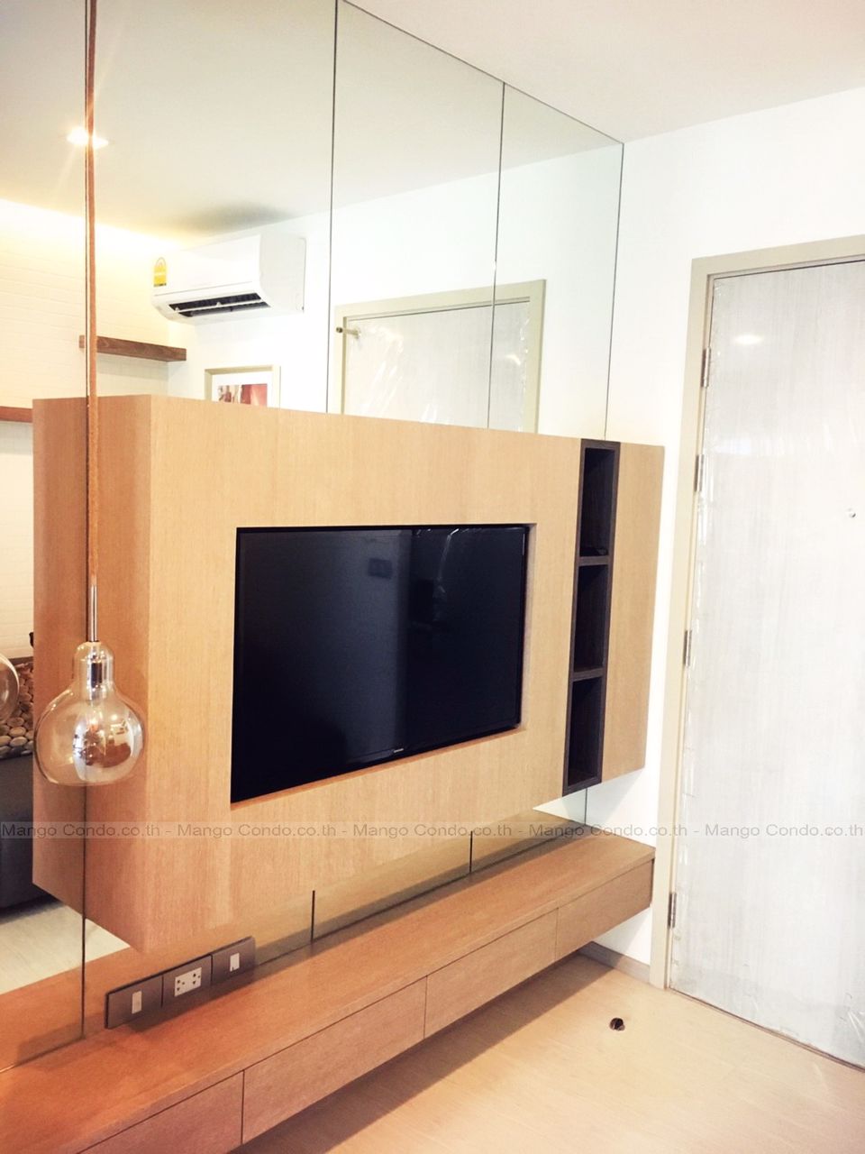 for-rent-rhythm-sukhumvit-36-38-close-to-bts-thonglor-on-6th-floor-size-33sqm-pool-view