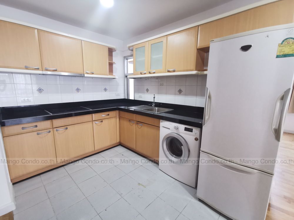 for-rent-2-bedrooms-1-bathroom-at-condo-brighton-place-soi-soonvijai-8-new-petchaburi-rd