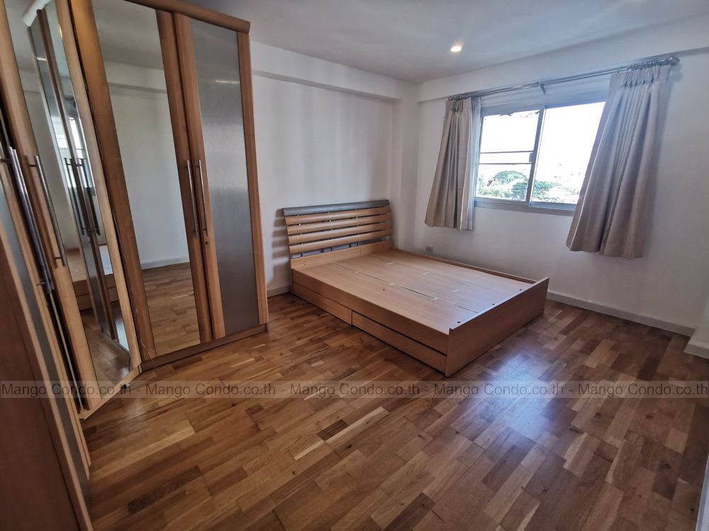 for-rent-2-bedrooms-1-bathroom-at-condo-brighton-place-soi-soonvijai-8-new-petchaburi-rd