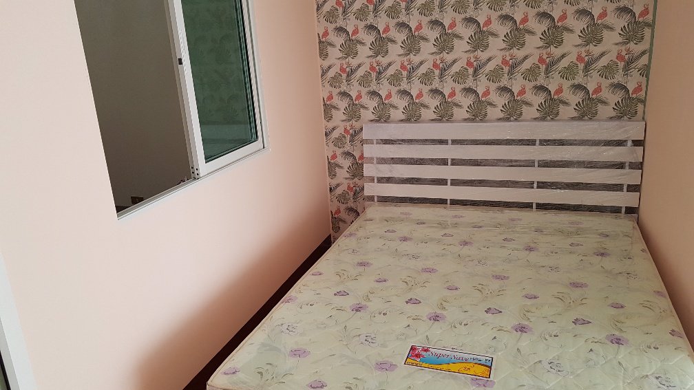 ขายคอนโดรัตนาธิเบศซอย3สะดวกการเดินทาง-ใหญ่-1ห้องนอน-1ห้องโถง-1ครัว-ตกแต่งใหม่ทั้งห้อง-พื้นห้องปูแกนิ