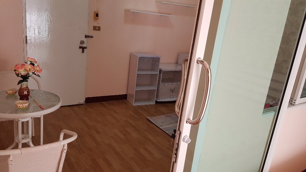 ขายคอนโดรัตนาธิเบศซอย3สะดวกการเดินทาง-ใหญ่-1ห้องนอน-1ห้องโถง-1ครัว-ตกแต่งใหม่ทั้งห้อง-พื้นห้องปูแกนิ