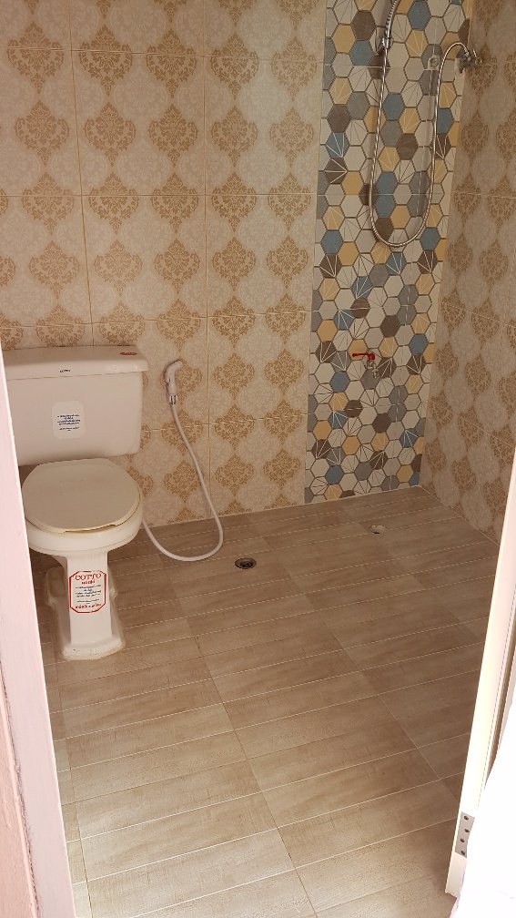 ขายคอนโดรัตนาธิเบศซอย3สะดวกการเดินทาง-ใหญ่-1ห้องนอน-1ห้องโถง-1ครัว-ตกแต่งใหม่ทั้งห้อง-พื้นห้องปูแกนิ