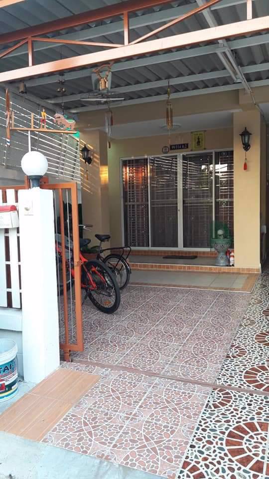 ขายบ้านแฝด-2-ชั้น-หลังริม-ใกล้สถานีขนส่ง-ชลบุรี