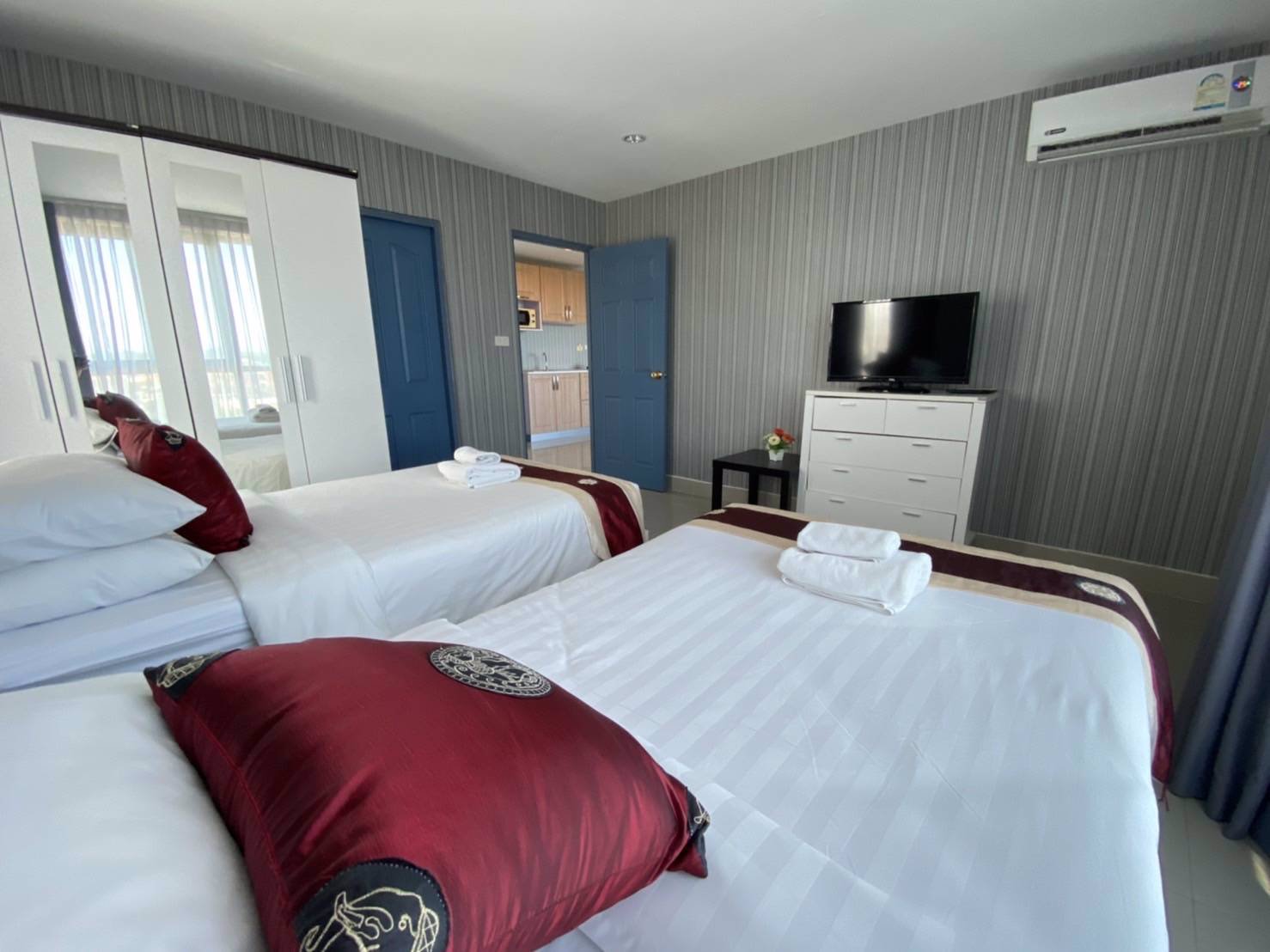 คอนโดมิเนียมหรู8ชั้น-วิวทะเลและภูเขา-ย่านพัทยา-บางเสร่-จชลบุรี