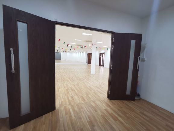 ออฟฟิศให้เช่า-สำนักงานให้เช่า-ขนาดใหญ่-840-ตรม-ติดถนน-ศรีนครินทร์-บางนา-มีที่จอดรถ-ติดสถานีรถไฟฟ้า