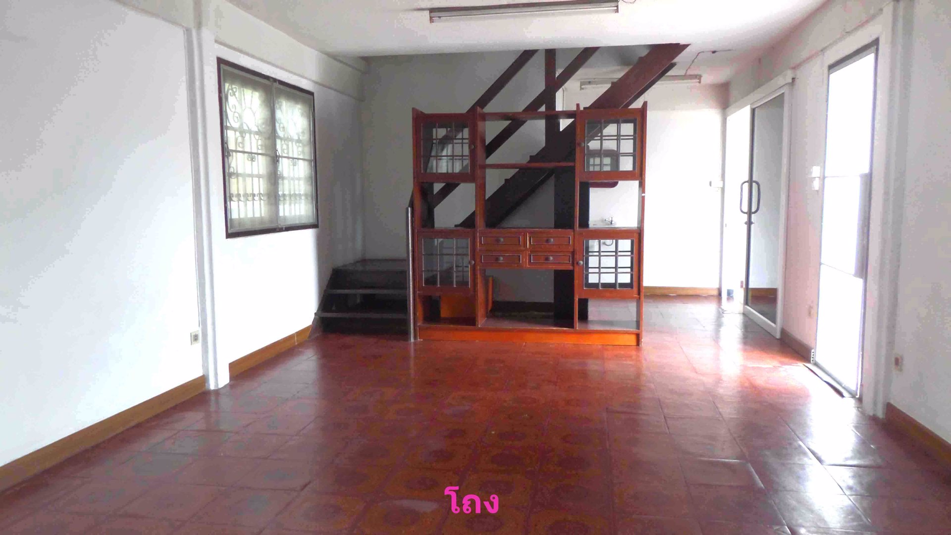 ให้เช่าบ้านเดี่ยว2ชั้น50-ตรวหมู่บ้านเหนือลิขิต1-ใกล้รรเซนปอล-ในอศรีราชา-จชลบุรี-6000บ-เดือน