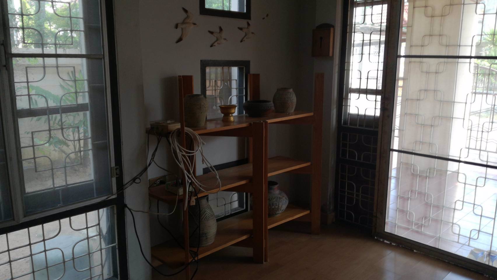 ให้เช่า-บ้าน2ชั้น-หมู่บ้านศรีราชาปาร์ค-ใกล้รรเซนปอล-ในเมืองศรีราชา-จชลบุรี-6000บ-เดือน