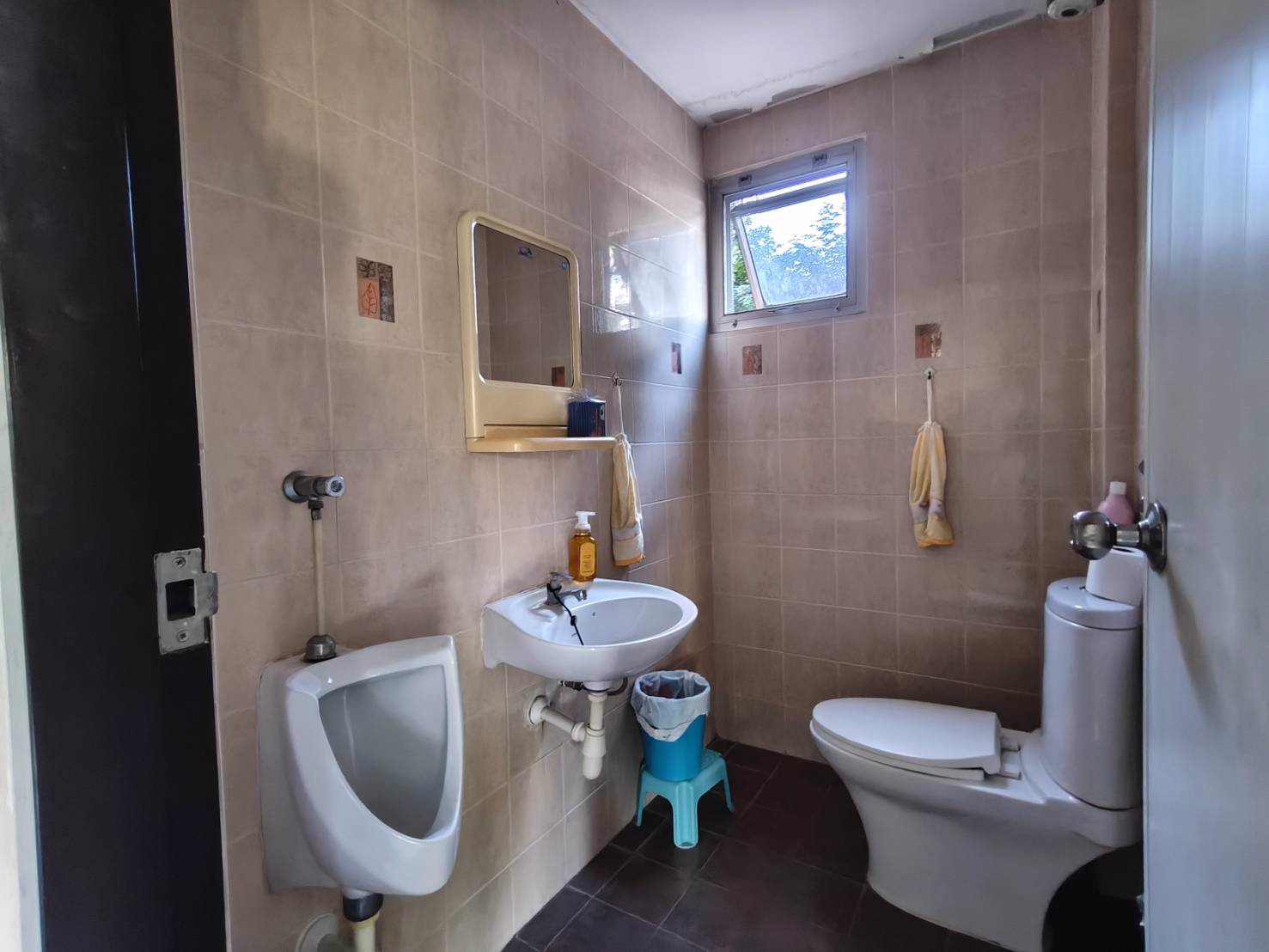 ขาย-บ้านเดี่ยว-4-ชั้น-เพชรเกษม-73-แยก-4-เหมาะทำบริษัท-โกดังสินค้า-และเจ้าของพักอาศัย-all-in-one