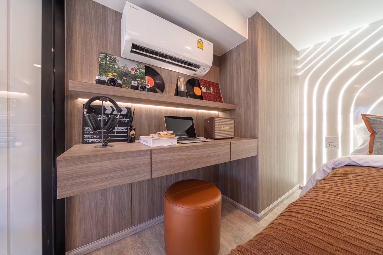 ขายดาวน์คอนโด-2-ชั้น-วิวดี-มุมสวย-ติดbts-สายลวด-0-เมตร-เจ้าของขายดาวน์เอง