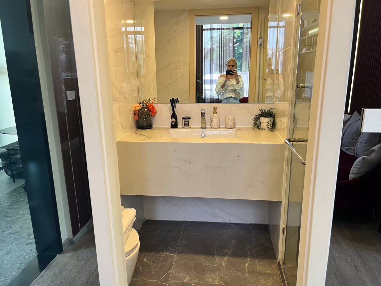 ขายดาวน์คอนโด-2-ชั้น-วิวดี-มุมสวย-ติดbts-สายลวด-0-เมตร-เจ้าของขายดาวน์เอง