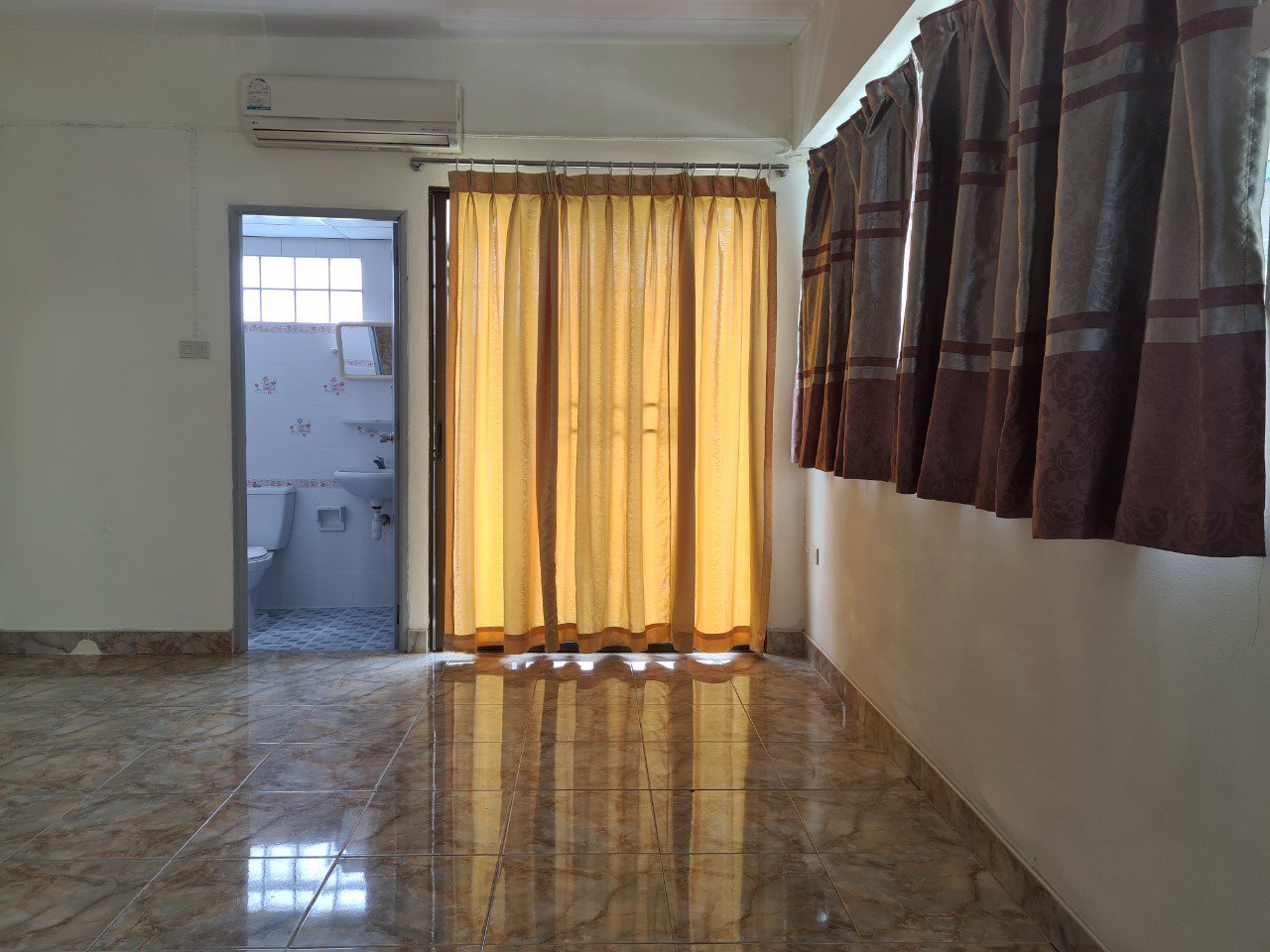 ห้องหน้าอาคาร-ให้เช่ารายเดือน-ถศรีนครินทร์