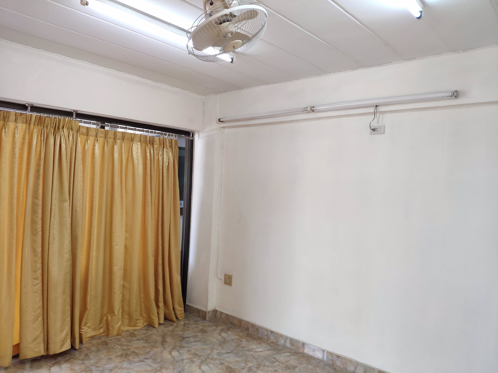 ห้องหน้าอาคาร-ให้เช่ารายเดือน-ถศรีนครินทร์