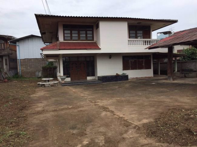 ขายด่วน-บ้านเดี่ยว-2-ชั้น-ครึ่งตึกครึ่งไม้-155-ตรว-ใจกลางเมือง-ใกล้ตลาด-โรงเรียน-โรงพยาบาล