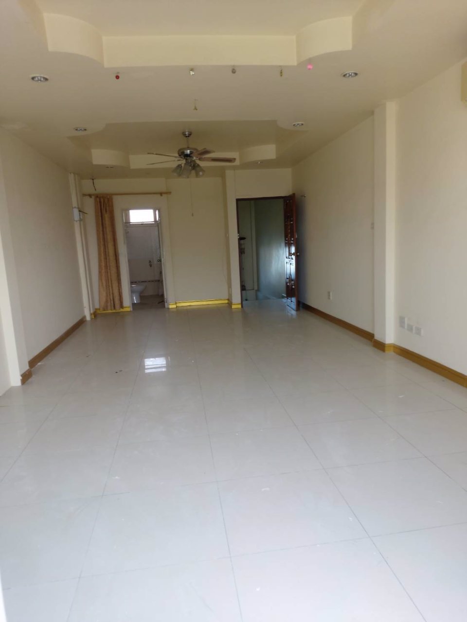 ขายอาคารพาณิชย์-ติดถนนสุรนารายณ์-เยื้องเทคโนราชมงคลนครราชสีมา