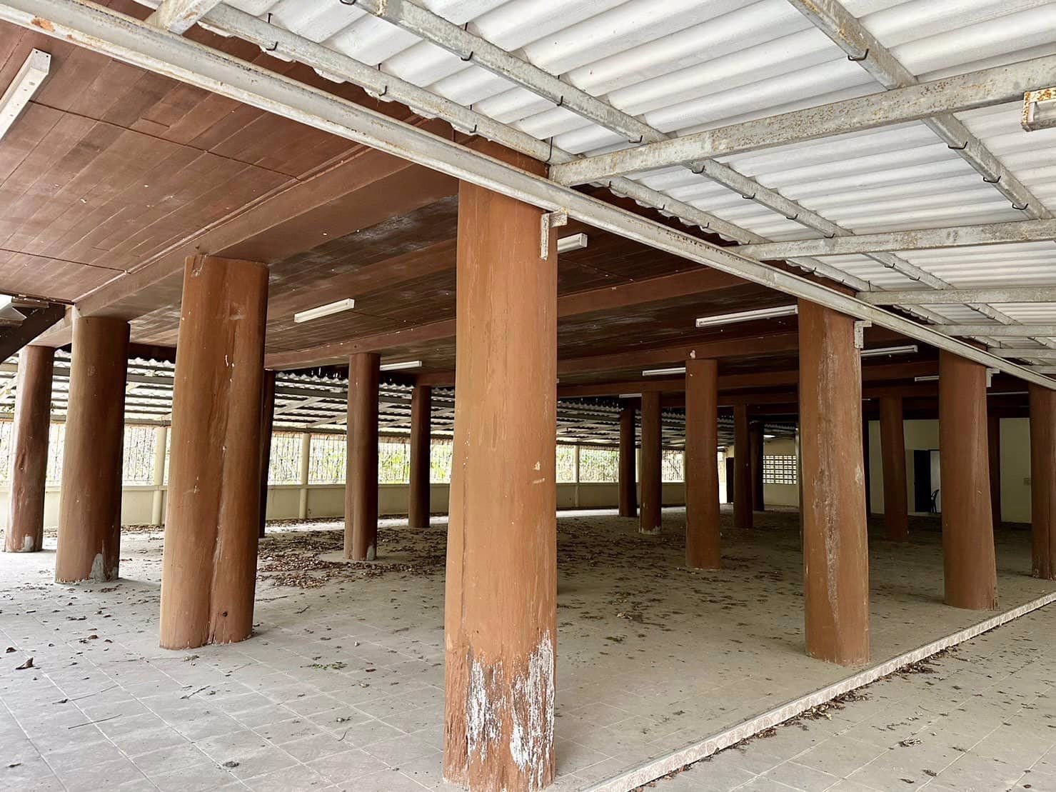 ขายด่วน-บ้านไม้สักทอง-หลังใหญ่-เสา-32-ต้น-ติดลำธาร-นครนายก-พื้นที่-20-ไร่