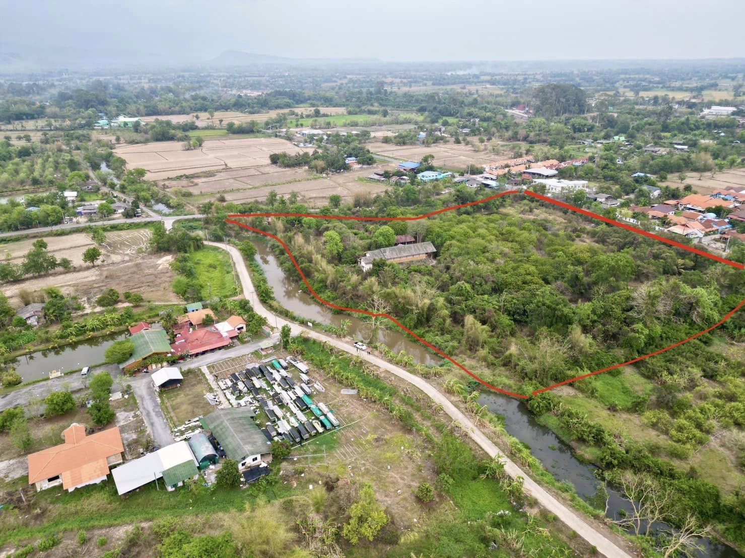 ขายด่วน-บ้านไม้สักทอง-หลังใหญ่-เสา-32-ต้น-ติดลำธาร-นครนายก-พื้นที่-20-ไร่