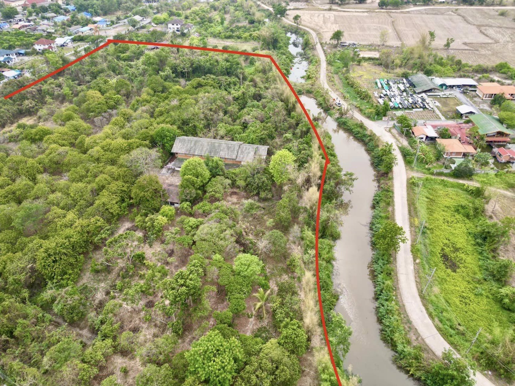 ขายด่วน-บ้านไม้สักทอง-หลังใหญ่-เสา-32-ต้น-ติดลำธาร-นครนายก-พื้นที่-20-ไร่