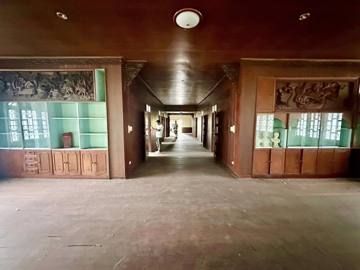 ขายด่วน-บ้านไม้สักทอง-หลังใหญ่-เสา-32-ต้น-ติดลำธาร-นครนายก-พื้นที่-20-ไร่