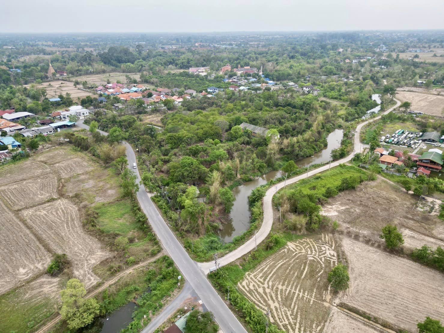 ขายด่วน-บ้านไม้สักทอง-หลังใหญ่-เสา-32-ต้น-ติดลำธาร-นครนายก-พื้นที่-20-ไร่