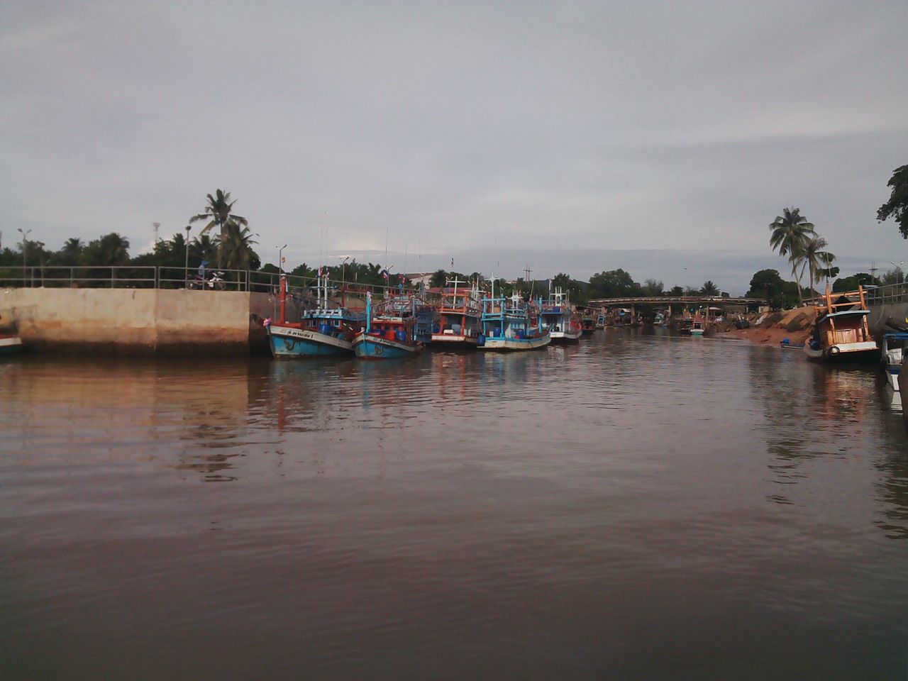 ขายที่ดินแปลงสวยมากๆ-ใกล้ชายทะเล-บรรยากาศร่มรื่น-ไม่ไกลชายหาด3ไร่-เพียง-3-นาทีถึงทะเล