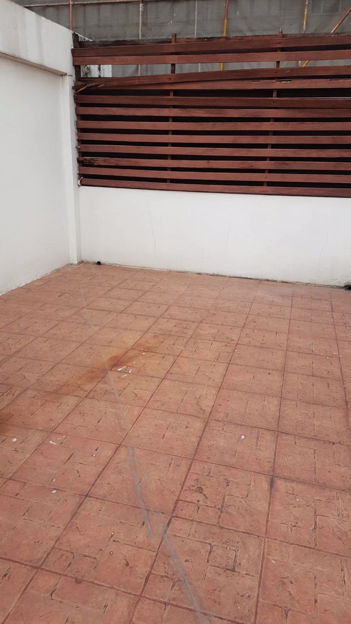 บ้านทาวเฮาส์-สภาพต้องปรับปรุง-เหมาะทำที่พักอาศัยหรือออฟฟิศ-ทำเลดีมาก-นานา