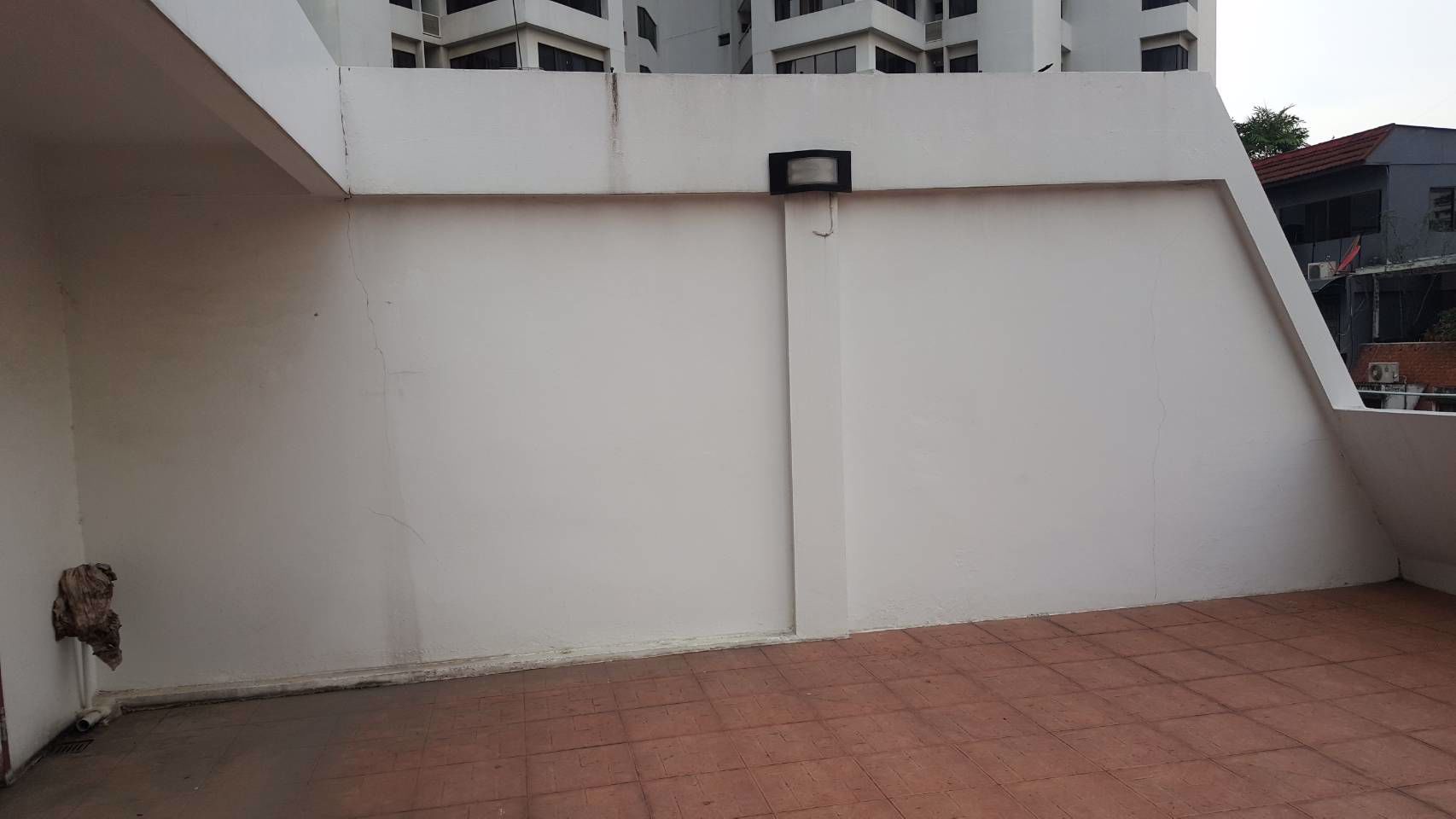 บ้านทาวเฮาส์-สภาพต้องปรับปรุง-เหมาะทำที่พักอาศัยหรือออฟฟิศ-ทำเลดีมาก-นานา