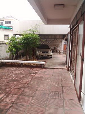 sale-land-with-old-house-suitable-for-house-or-adapt-an-apartment-early-soi