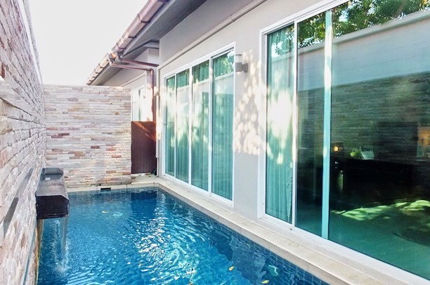 villa-for-sale-luxury-villa-with-private-pool-pattaya-jomtien-beach