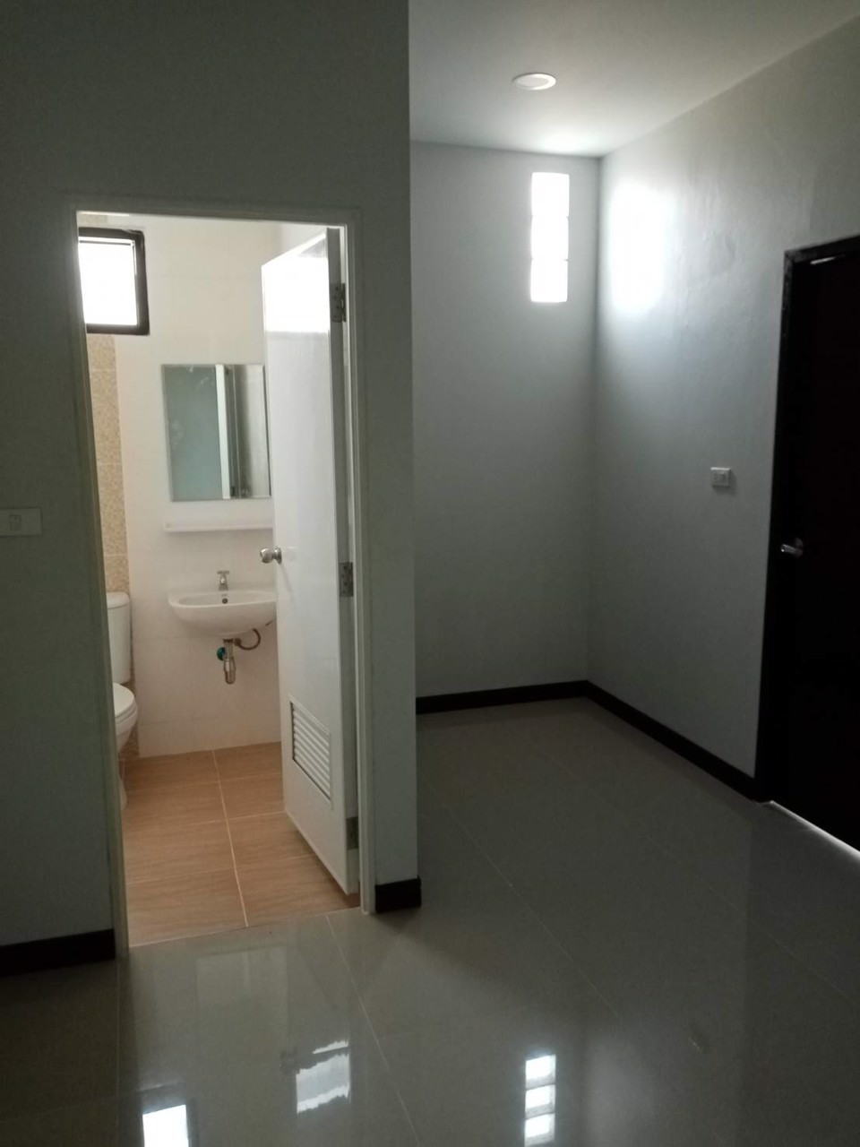 หากใครกำลังมองหาบ้านคุณภาพเมืองจันทร์ขนาดกะทัดรัดไม่พลุกพล่านสักหลัง