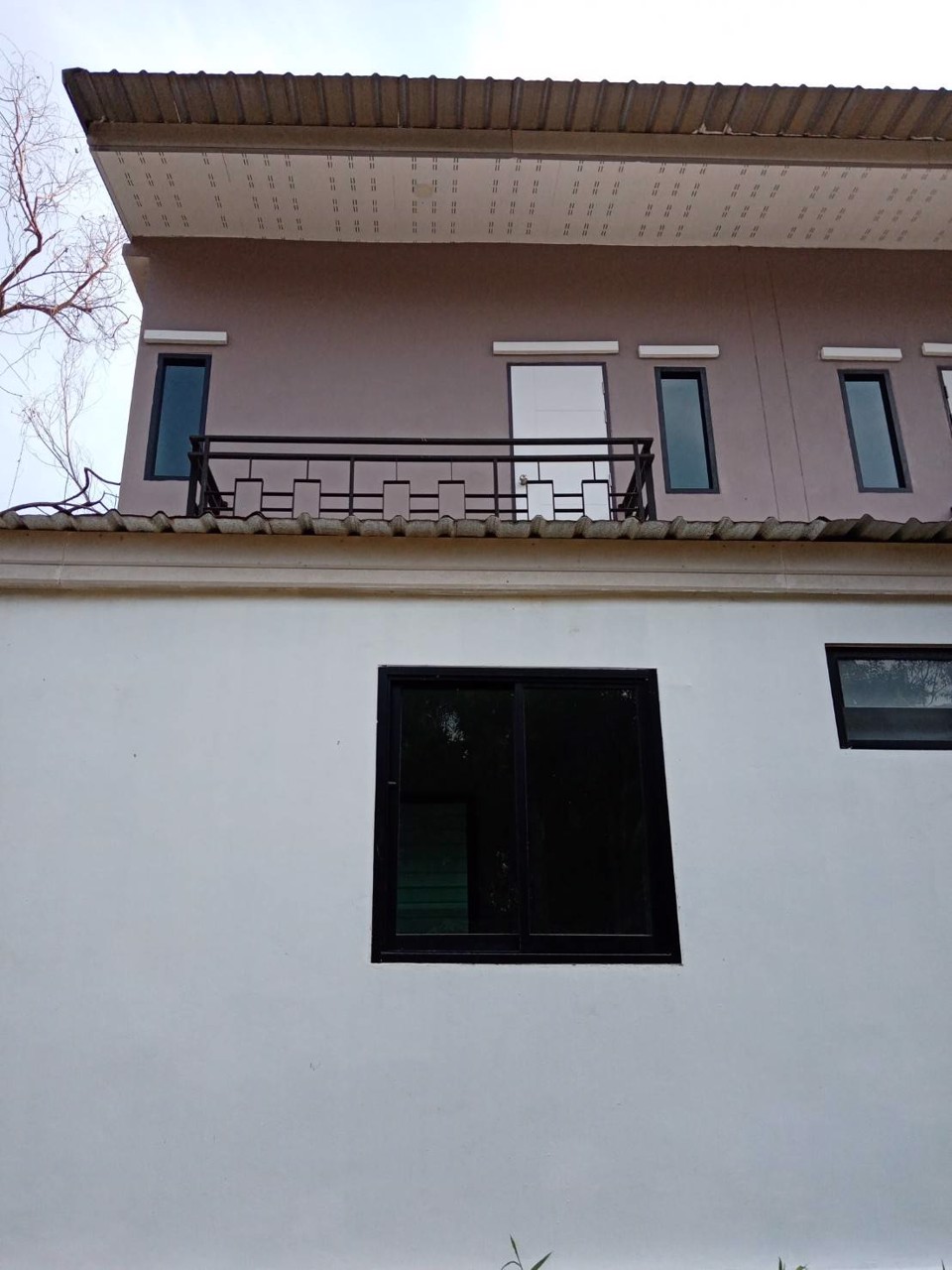 หากใครกำลังมองหาบ้านคุณภาพเมืองจันทร์ขนาดกะทัดรัดไม่พลุกพล่านสักหลัง