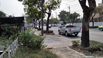 sale-land-with-old-building-4-storey-closed-road-in-the-soi-near-suan-luang-rama9-in-the-villaged