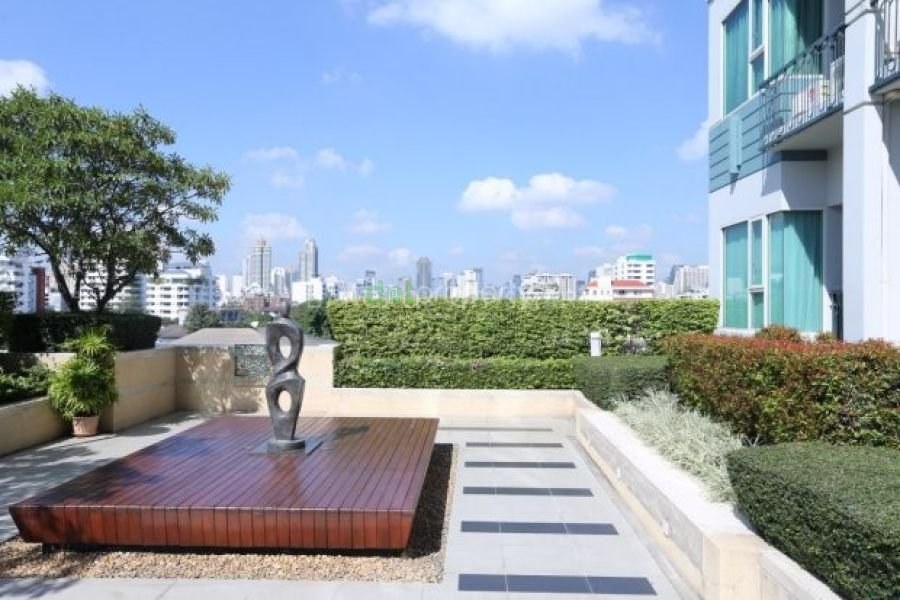 ให้เช่าคอนโด-ทำเล-ที่ดีที่สุดแห่งหนึ่ง-สุขุมวิท55-บรรยากาศโรแมนติก-แวดล้อมโรงแรมและคอนโดหรู