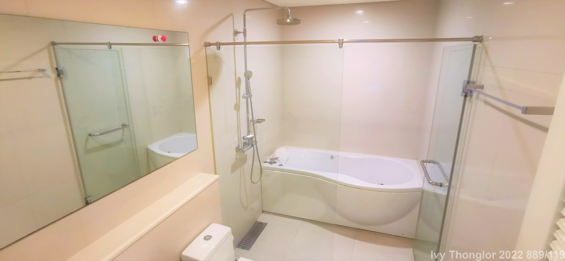 ให้เช่าคอนโด-ทำเล-ที่ดีที่สุดแห่งหนึ่ง-สุขุมวิท55-บรรยากาศโรแมนติก-แวดล้อมโรงแรมและคอนโดหรู