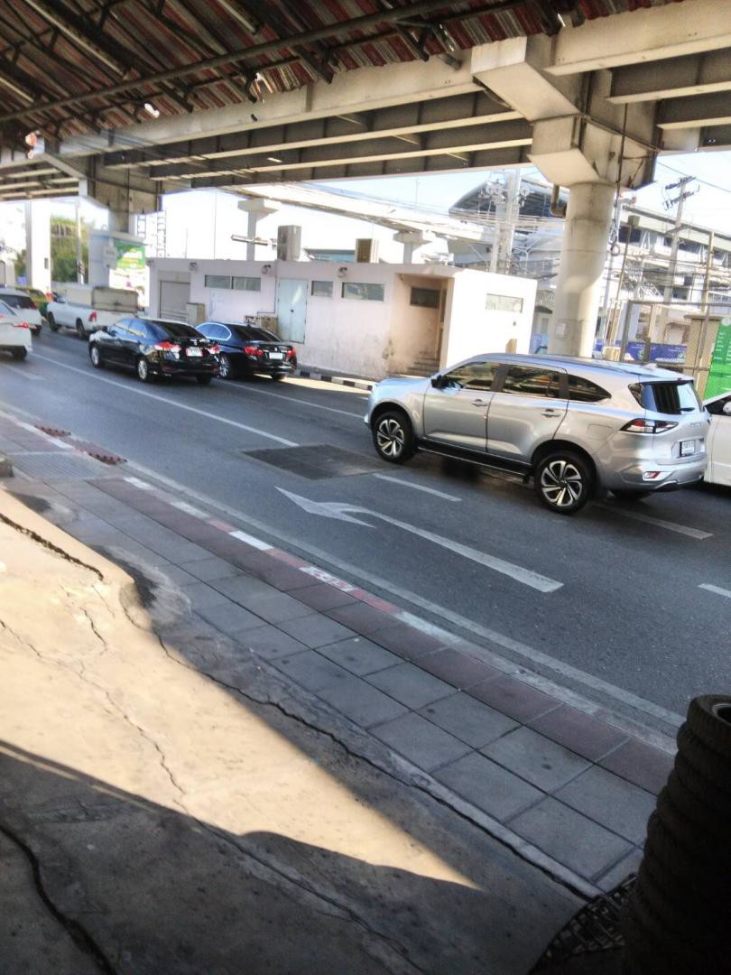 sale-and-rent-shophouse-45-storey-no-car-park-main-road-closed-bts-yellow-line-ขายและให้เช่าตึกแถว